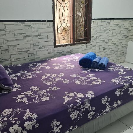 Kampung Istal Villa Pamijahan Bogor Ngoại thất bức ảnh
