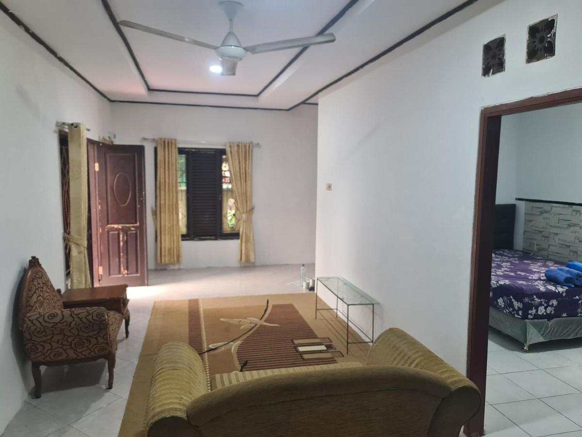Kampung Istal Villa Pamijahan Bogor Ngoại thất bức ảnh