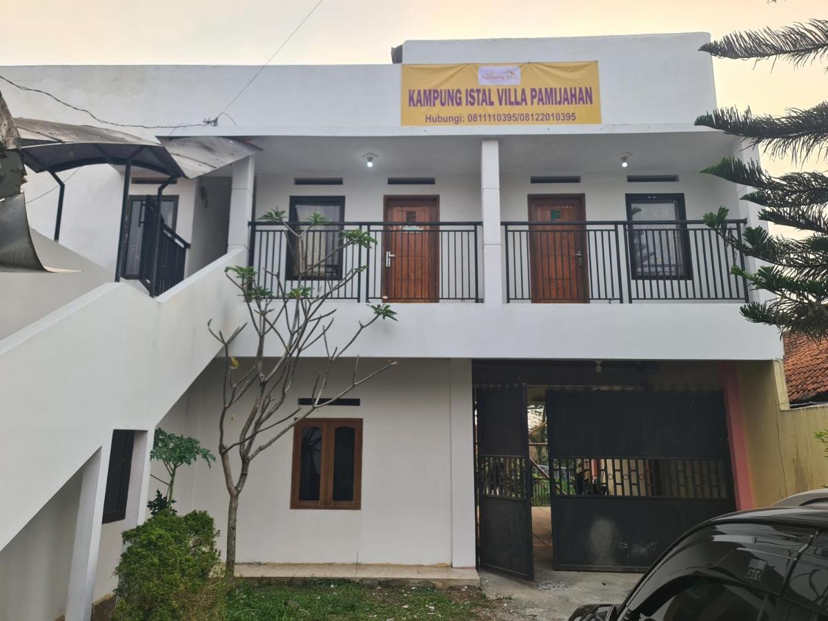 Kampung Istal Villa Pamijahan Bogor Ngoại thất bức ảnh