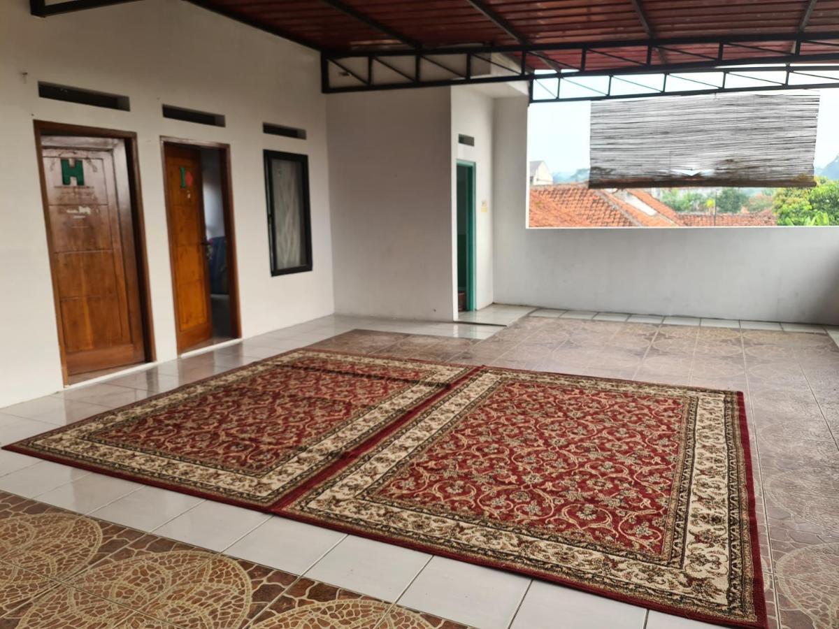 Kampung Istal Villa Pamijahan Bogor Ngoại thất bức ảnh