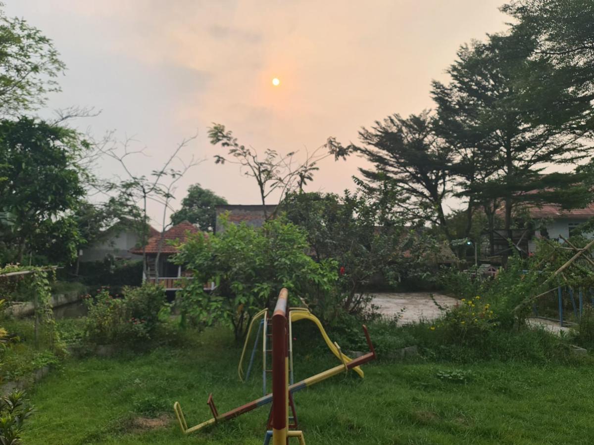 Kampung Istal Villa Pamijahan Bogor Ngoại thất bức ảnh