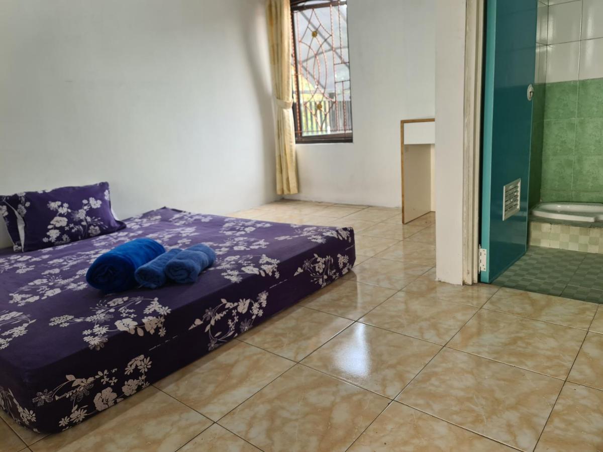 Kampung Istal Villa Pamijahan Bogor Ngoại thất bức ảnh