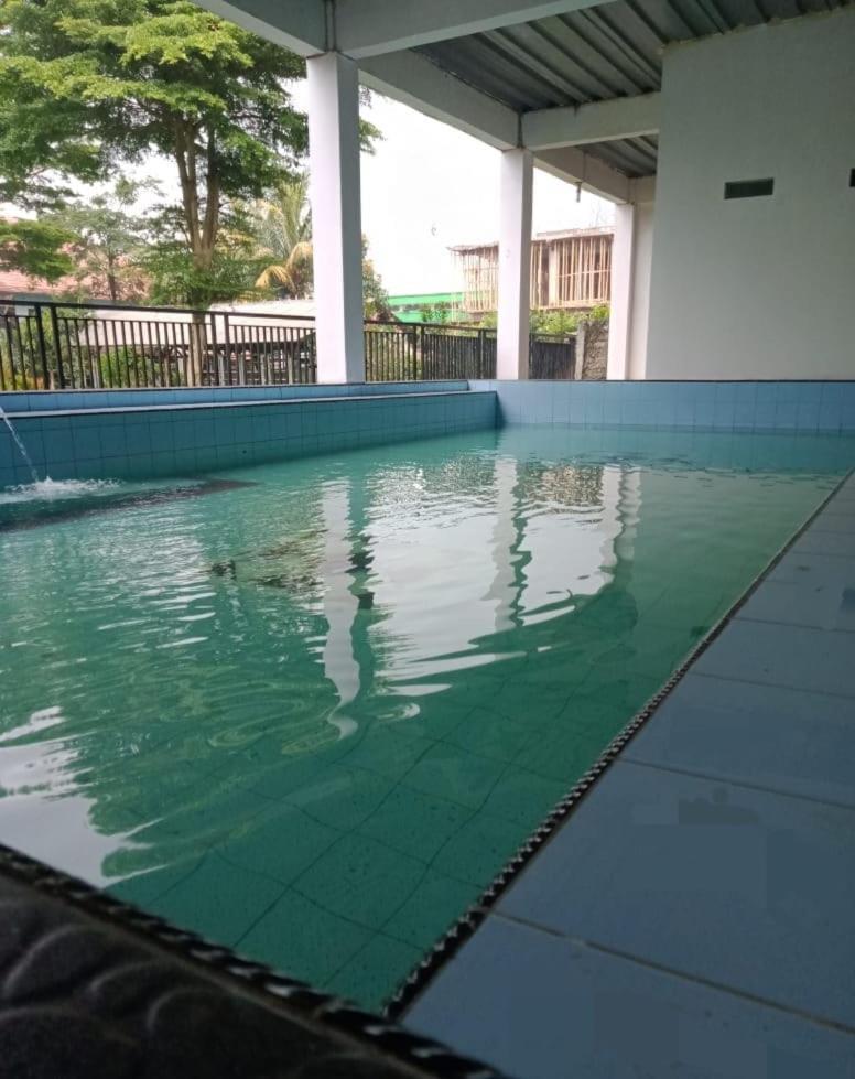 Kampung Istal Villa Pamijahan Bogor Ngoại thất bức ảnh